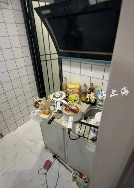 上海一房东崩溃！"00后"情侣租客失联，打开房门直呼"辣眼睛"…