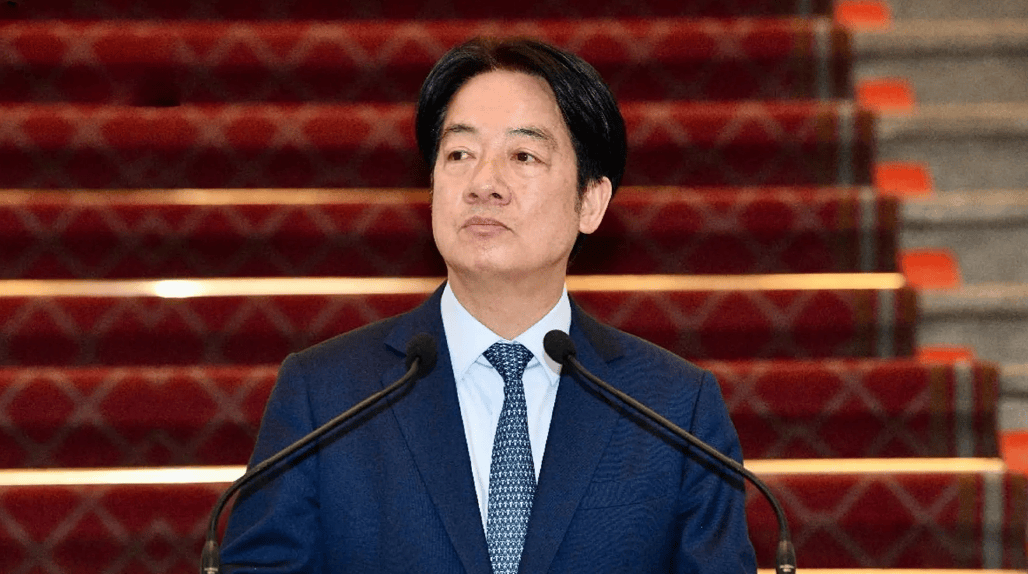 大陆高层会见洪秀柱，握手30秒大有说法，台当局回退立场寻求自保
