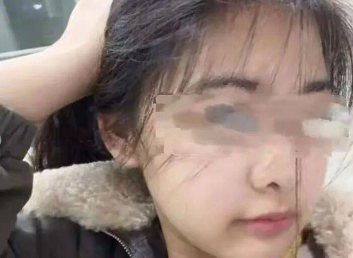 14岁女生拓展营遭体罚身亡，班主任截留求救信案开庭：家属称班主任故意隐瞒孩子身体状况